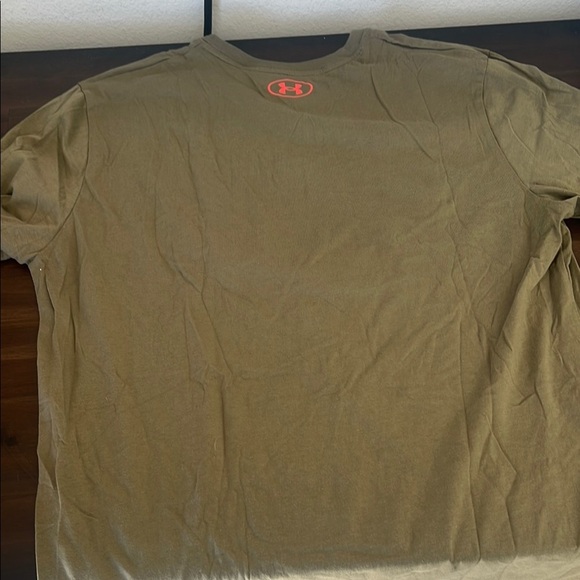 Under Armour Red and Green Short Sleeve Tee - Picture 2 of 3